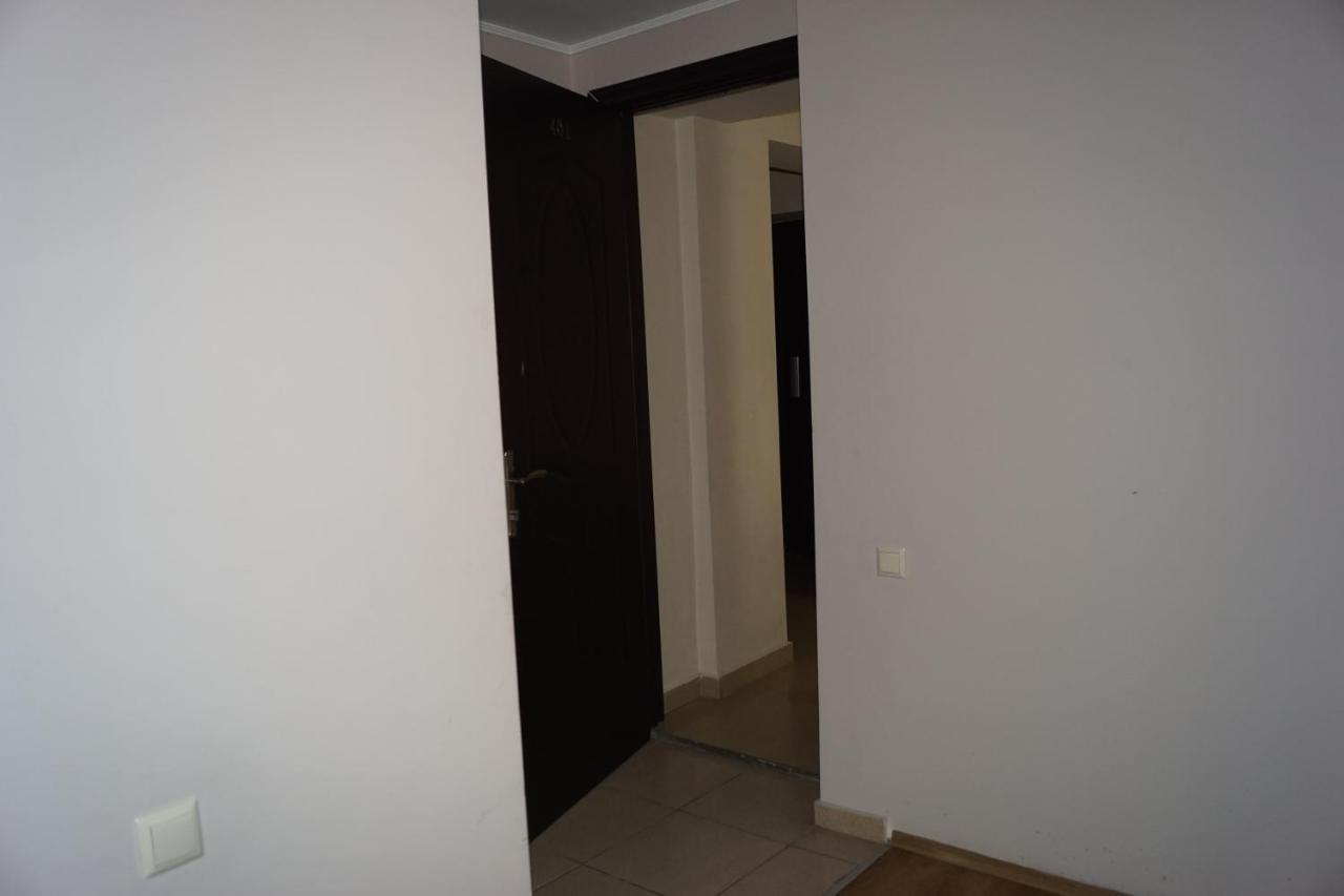 Iar Hotel Батуми Екстериор снимка