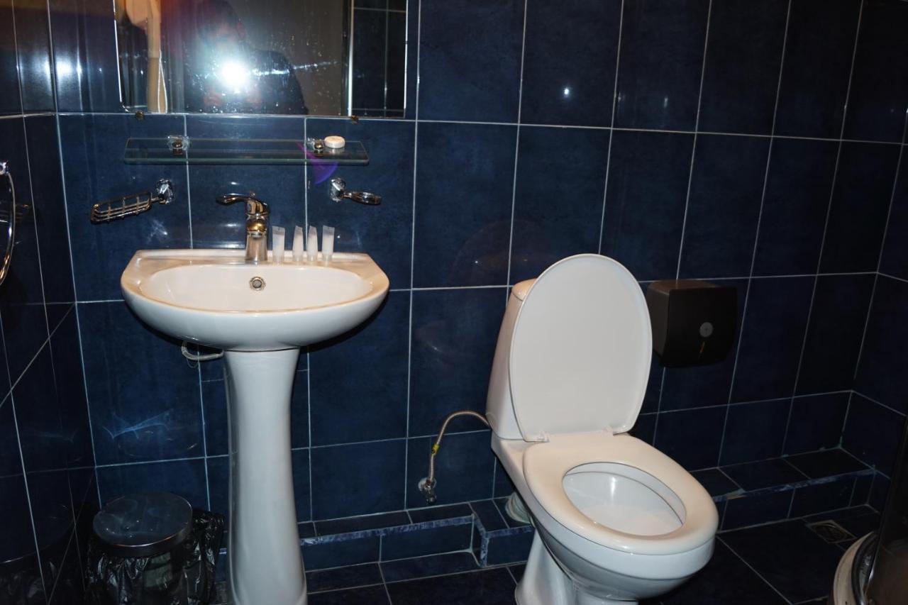 Iar Hotel Батуми Екстериор снимка