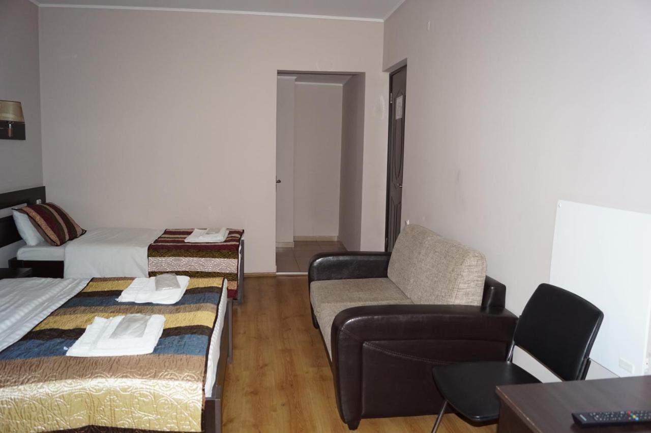 Iar Hotel Батуми Екстериор снимка