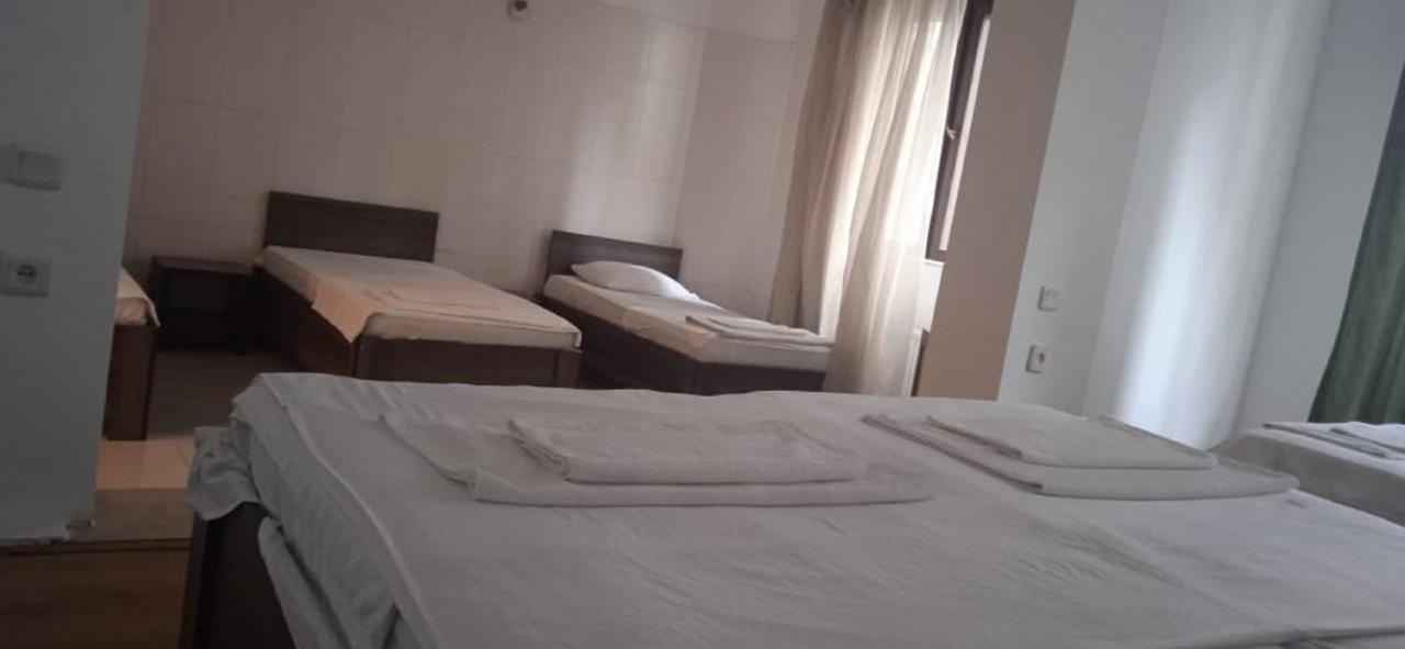 Iar Hotel Батуми Екстериор снимка