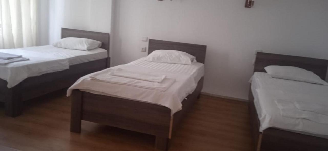 Iar Hotel Батуми Екстериор снимка
