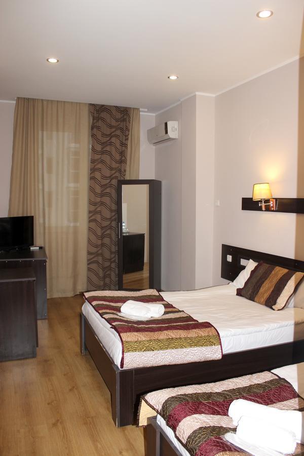 Iar Hotel Батуми Екстериор снимка