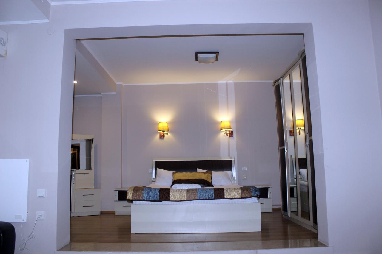 Iar Hotel Батуми Екстериор снимка