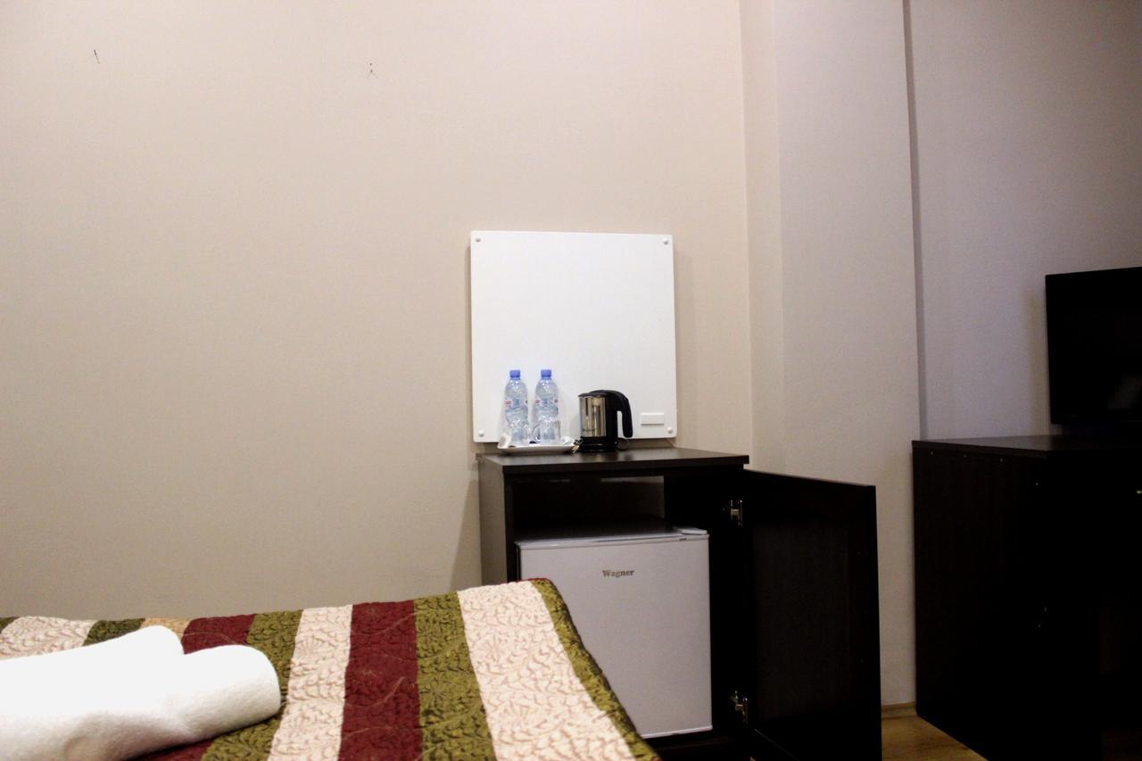 Iar Hotel Батуми Екстериор снимка