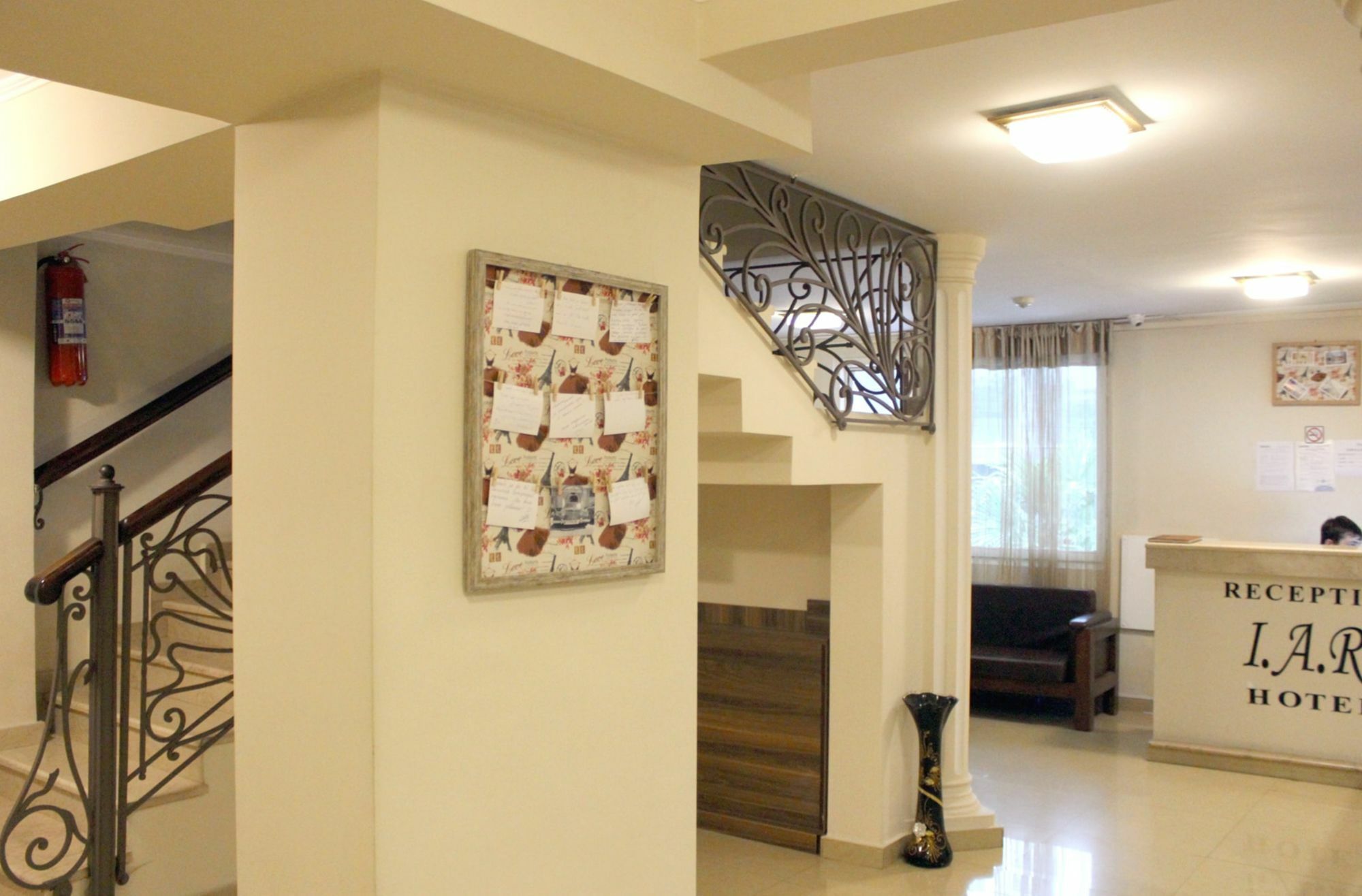 Iar Hotel Батуми Екстериор снимка